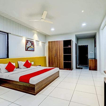 Oyo 70752 Viram House Ξενοδοχείο Gorwa Εξωτερικό φωτογραφία