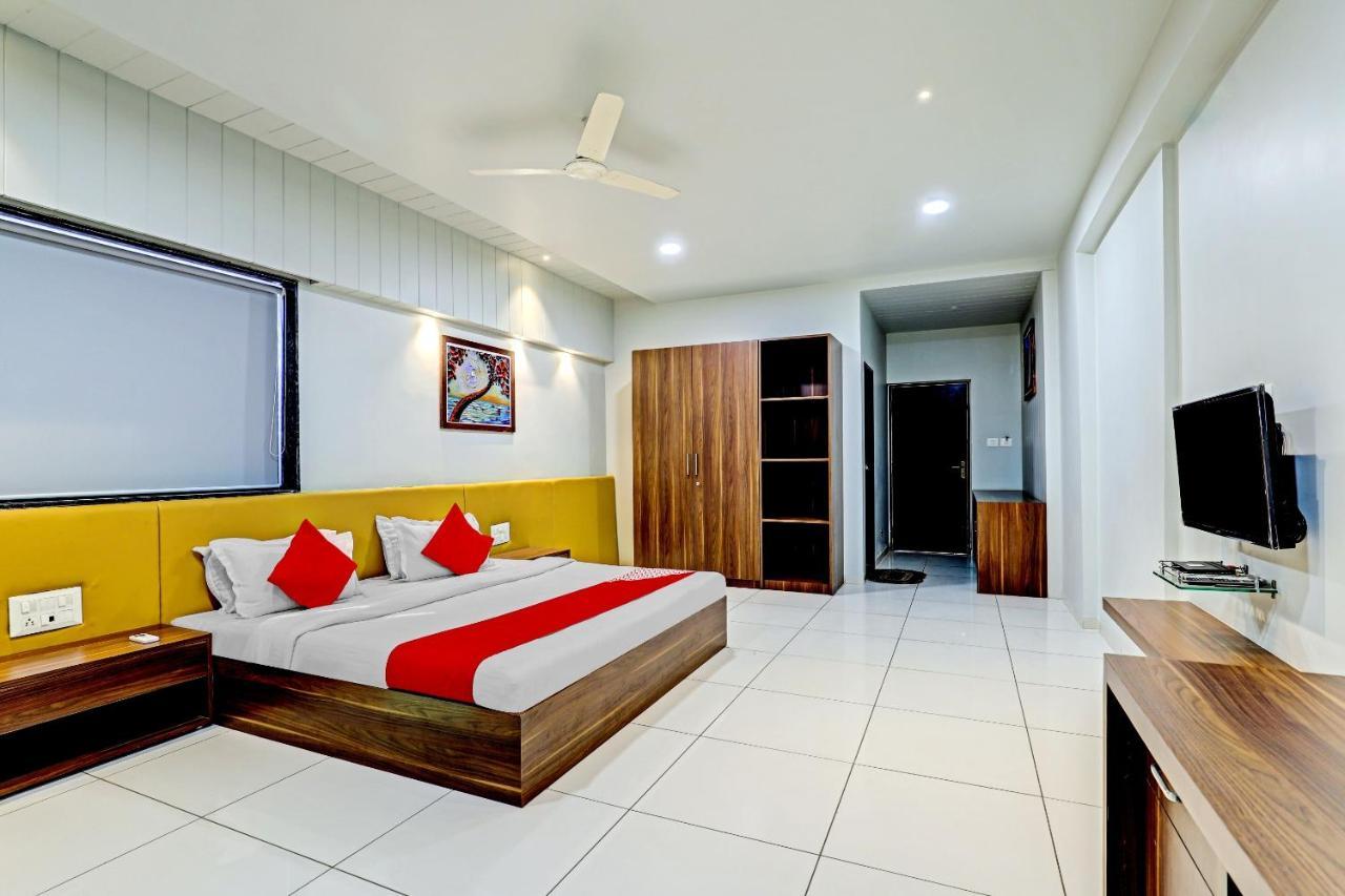 Oyo 70752 Viram House Ξενοδοχείο Gorwa Εξωτερικό φωτογραφία