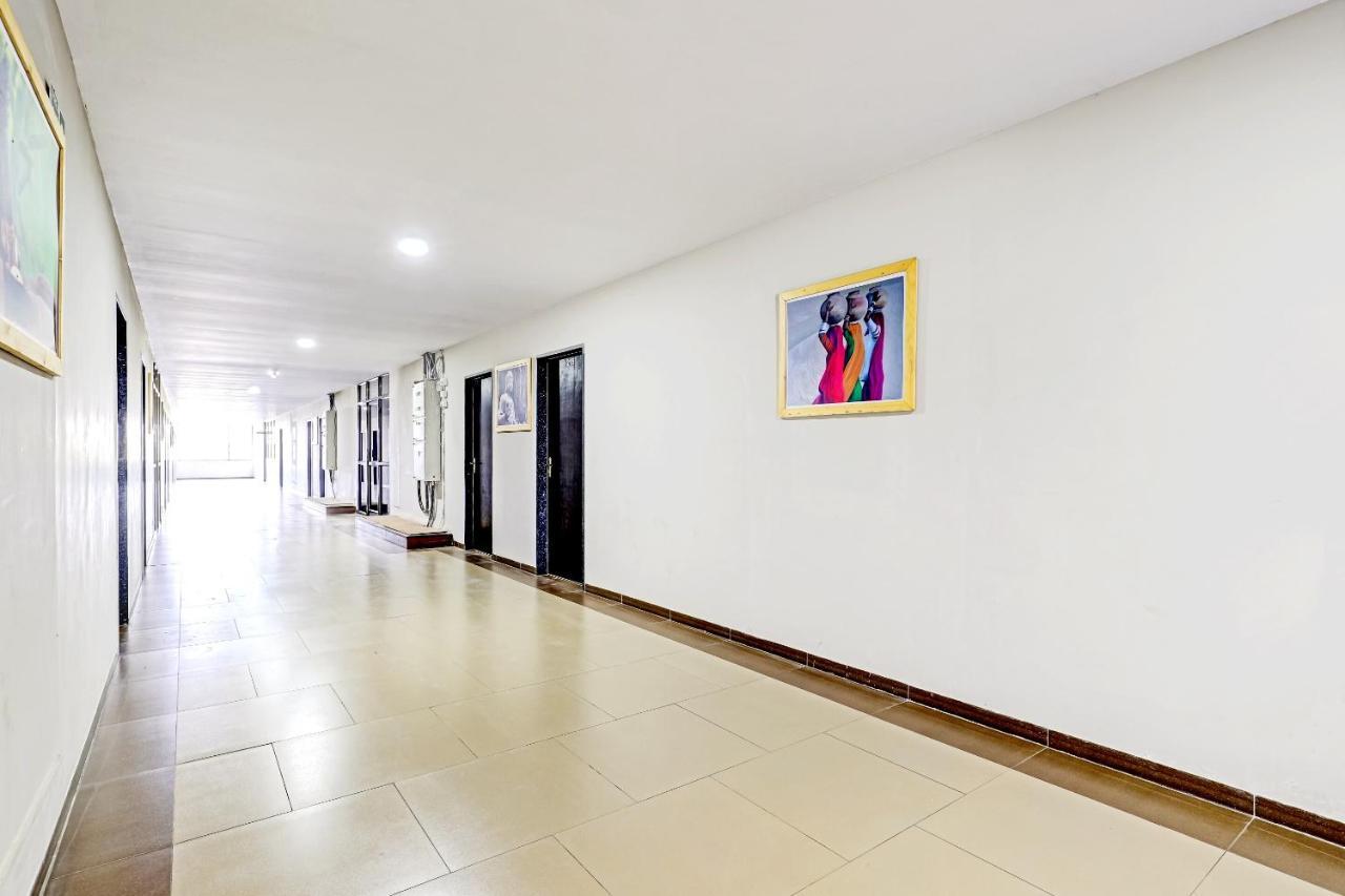 Oyo 70752 Viram House Ξενοδοχείο Gorwa Εξωτερικό φωτογραφία