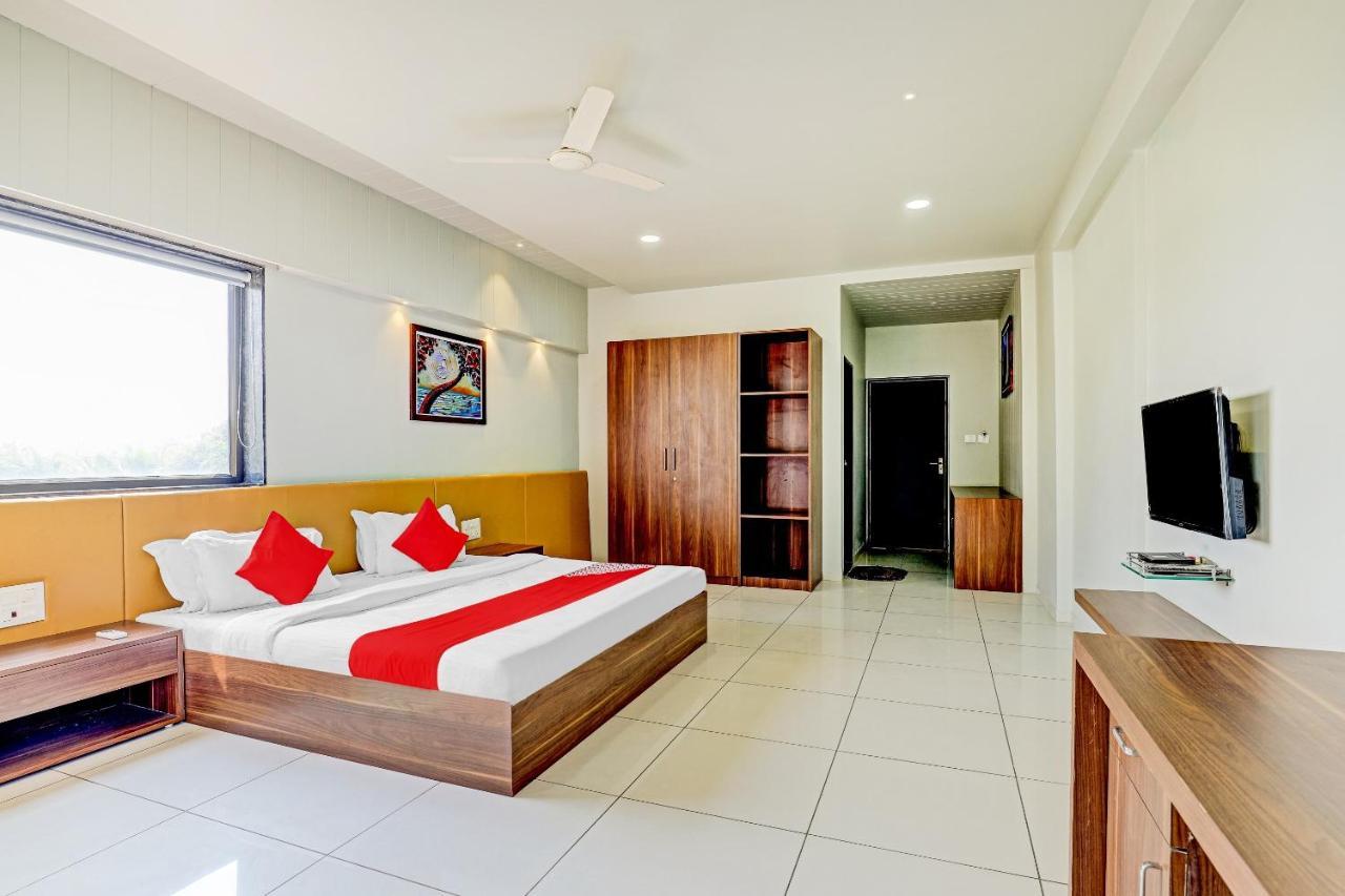 Oyo 70752 Viram House Ξενοδοχείο Gorwa Εξωτερικό φωτογραφία