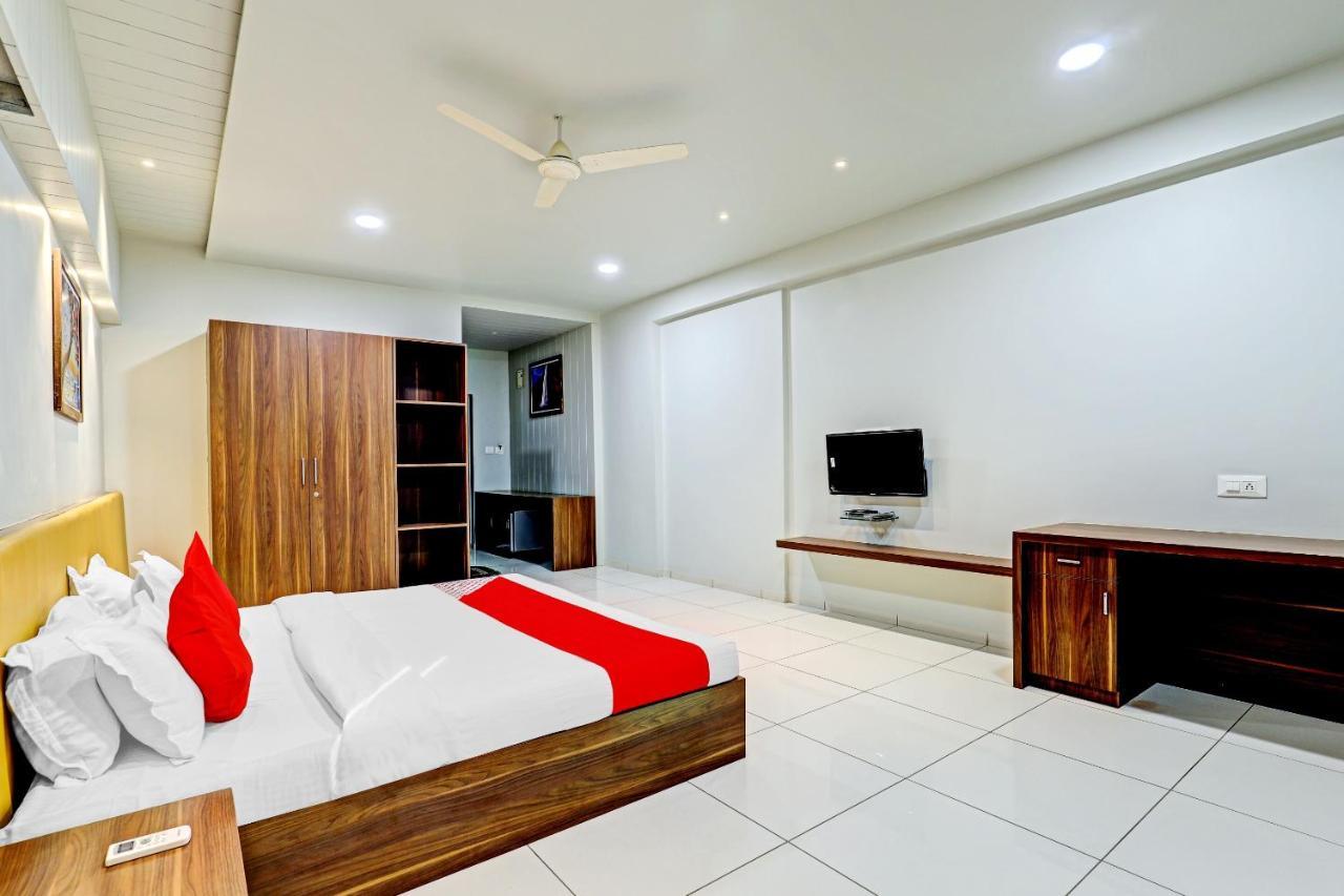 Oyo 70752 Viram House Ξενοδοχείο Gorwa Εξωτερικό φωτογραφία