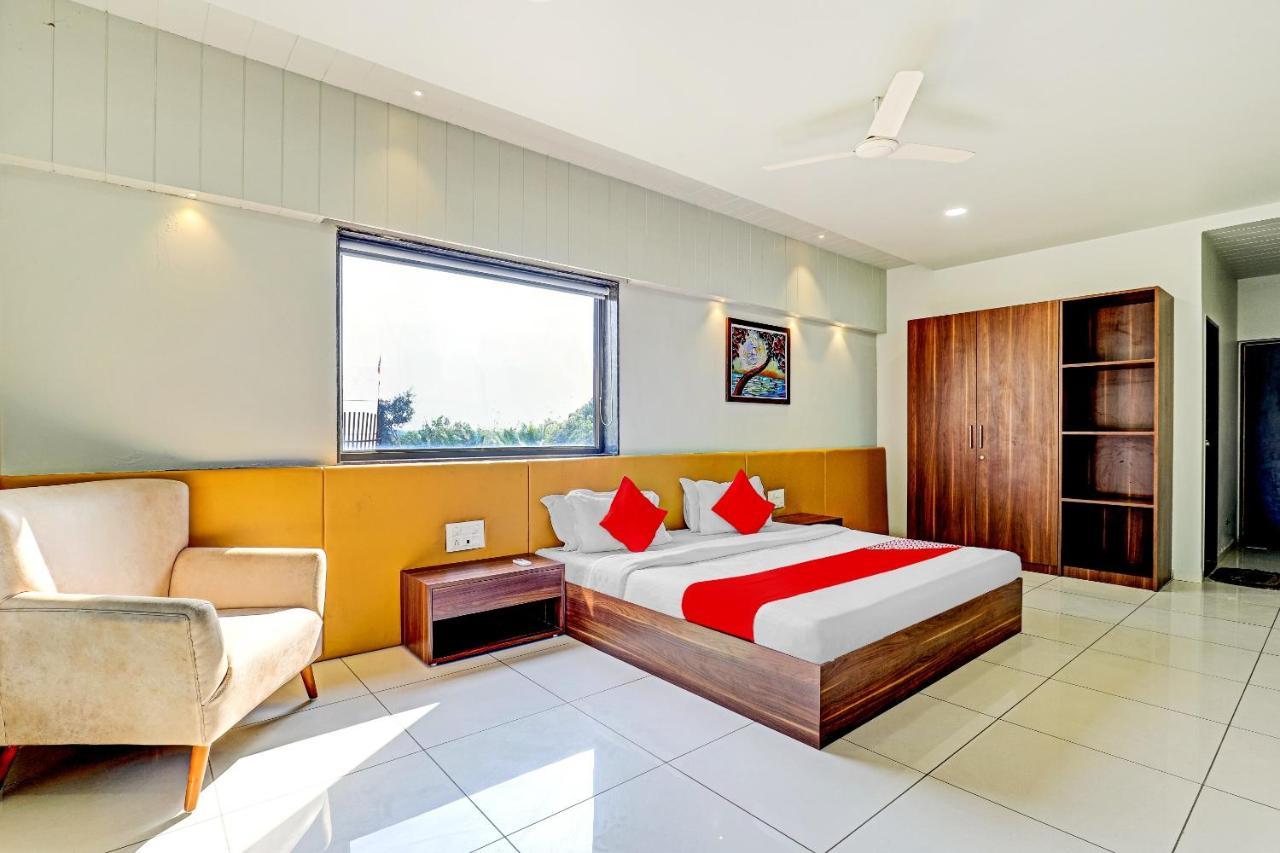 Oyo 70752 Viram House Ξενοδοχείο Gorwa Εξωτερικό φωτογραφία