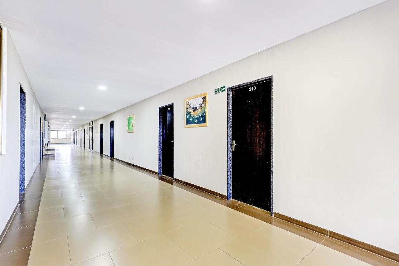 Oyo 70752 Viram House Ξενοδοχείο Gorwa Εξωτερικό φωτογραφία